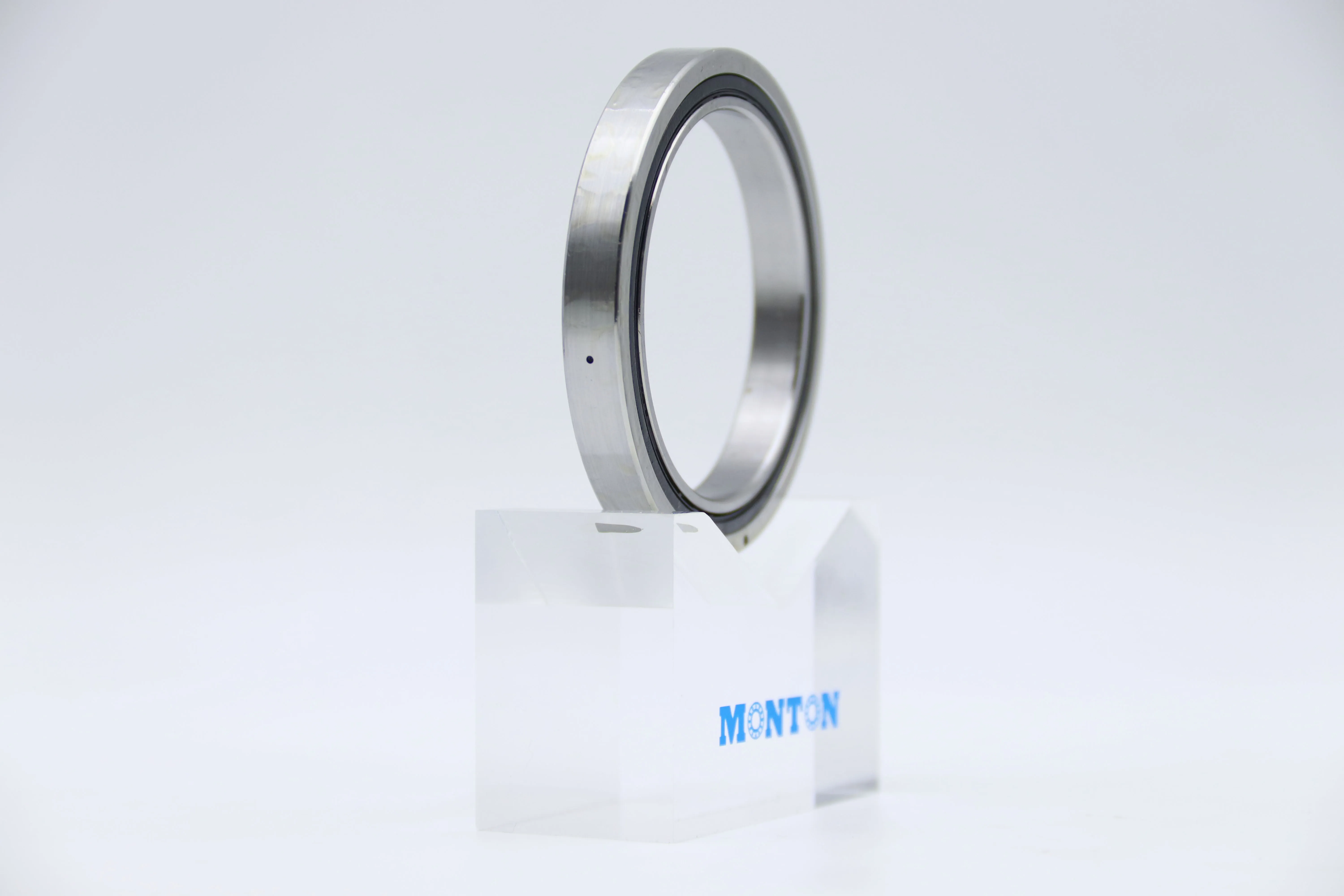 RAU8005 Slim Crossed roller bearing 